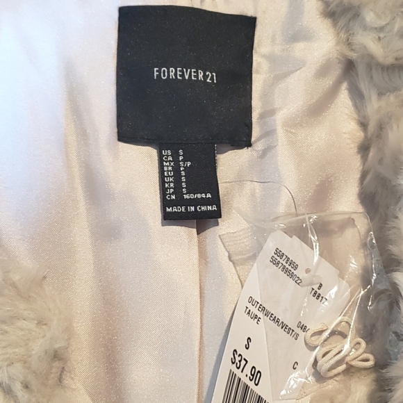 NWT Forever 21 Faux Fur Vest Taupe S - Picture 8 of 8